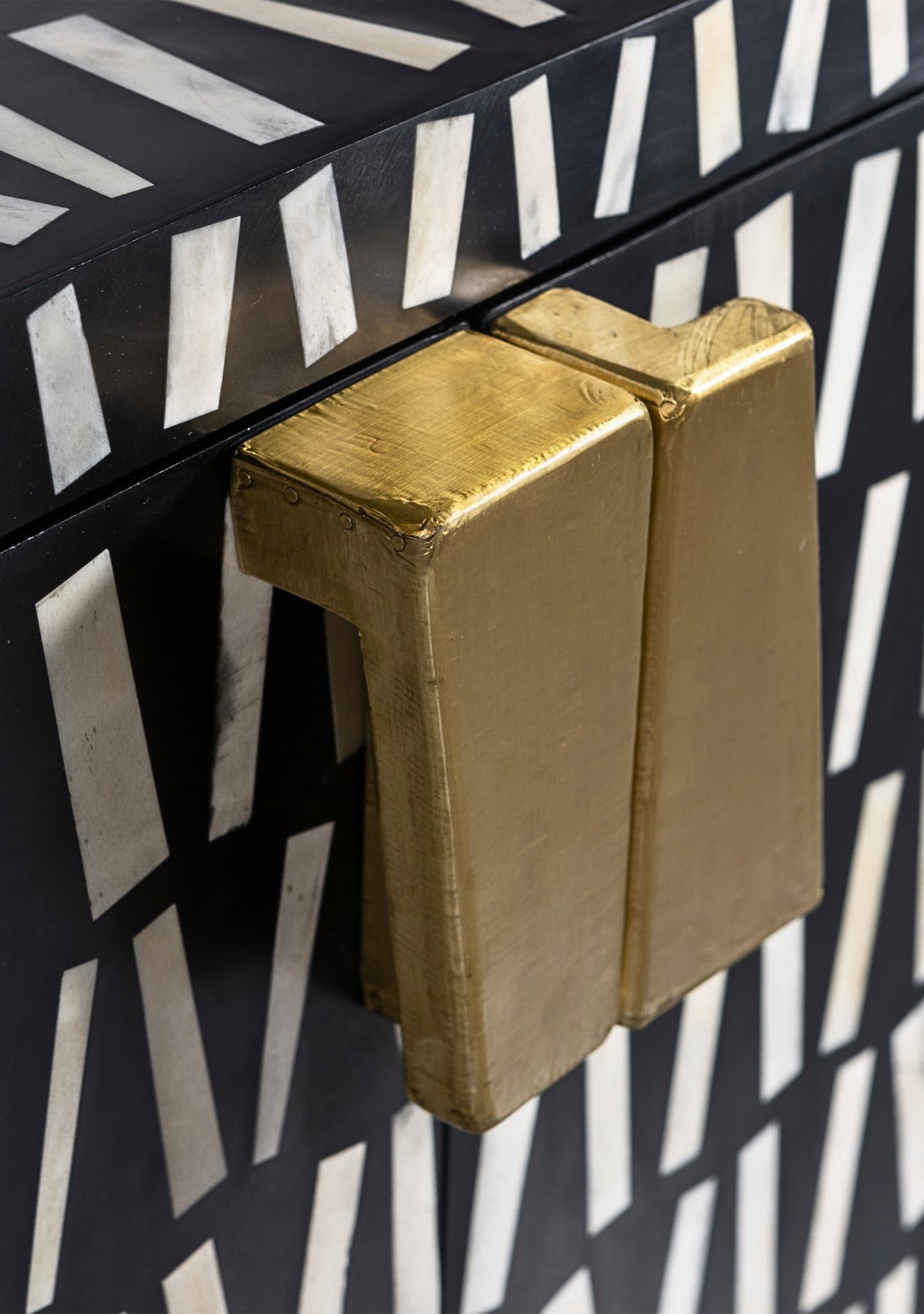 Menne Cabinet – Bone Inlay Mango Wood