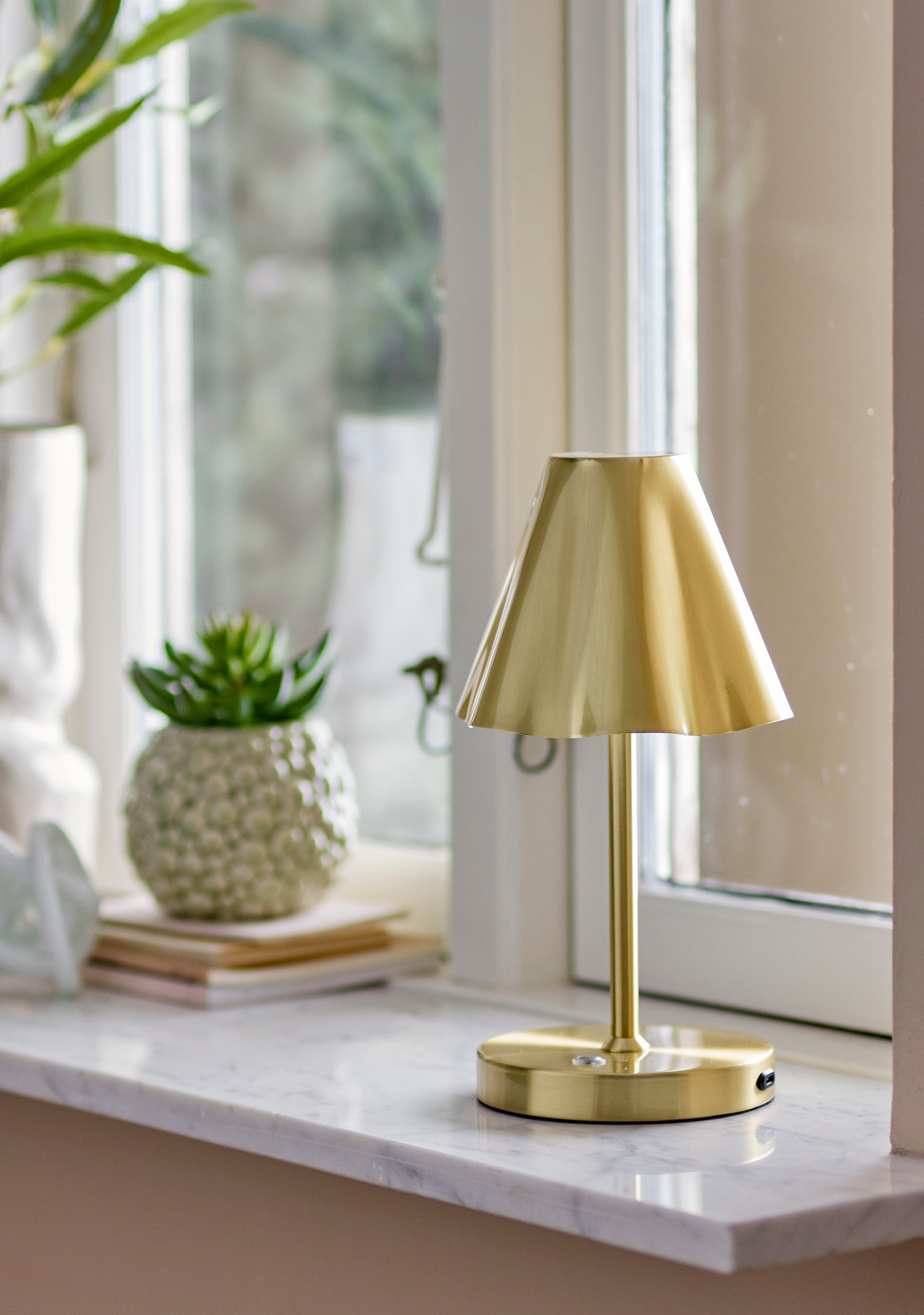 Lianna Portable Lamp – Rechargeable Brass Metal (Set of 4) - Elara Maison