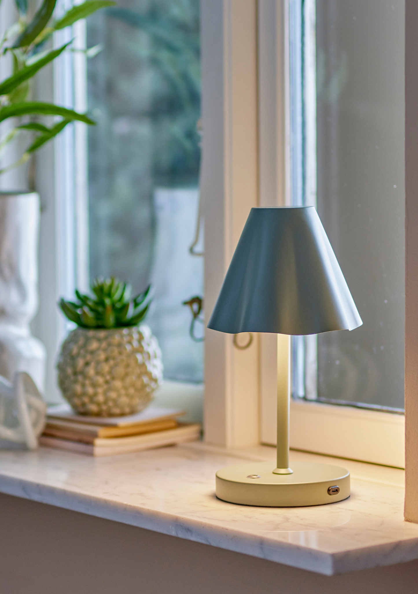 Lianna Portable Lamp – Rechargeable Green Metal (Set of 4) - Elara Maison