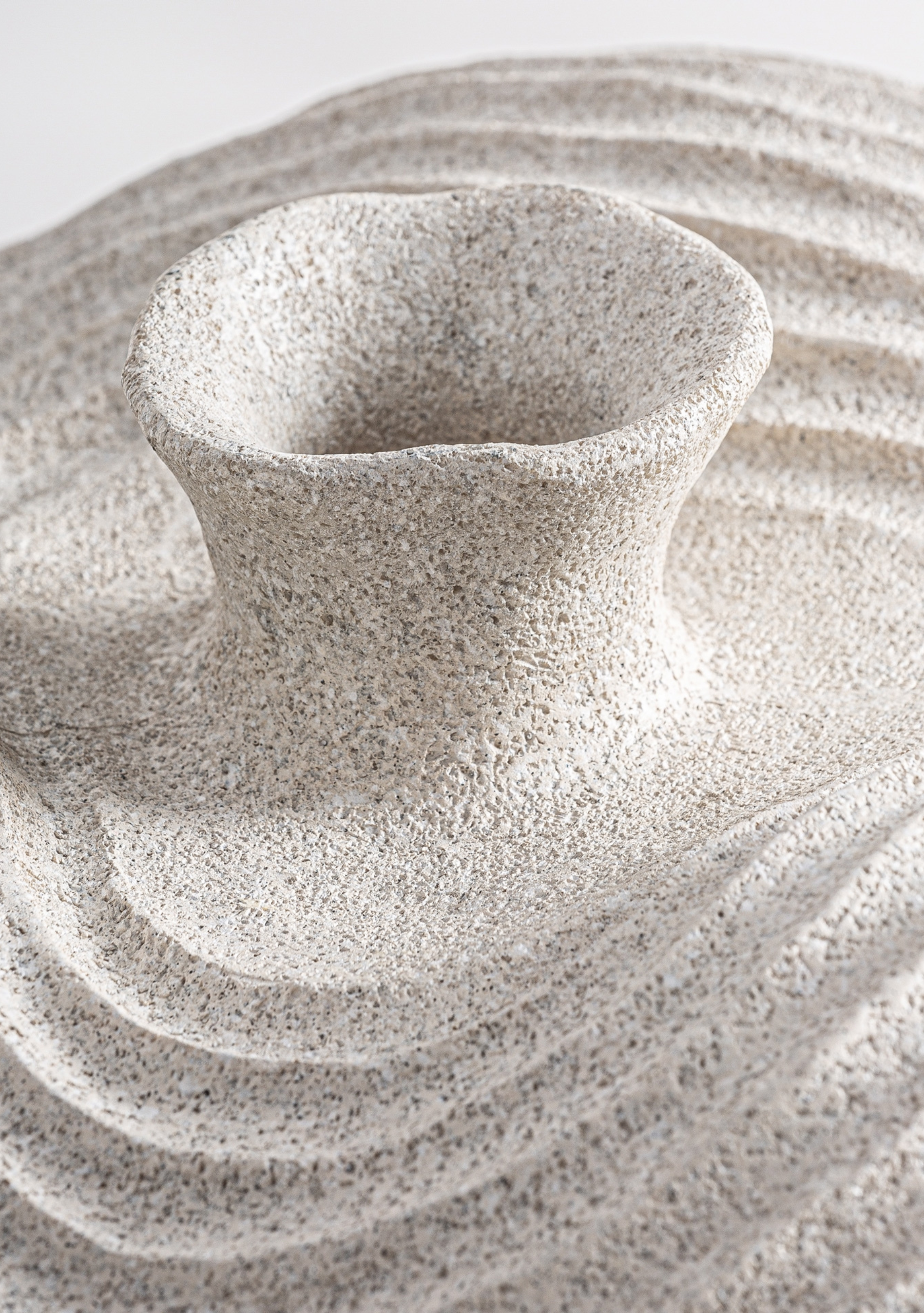 Greth Sculptural Vase – White - Elara Maison