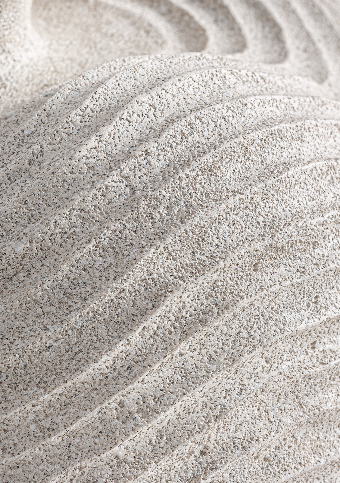 Greth Sculptural Vase – White - Elara Maison