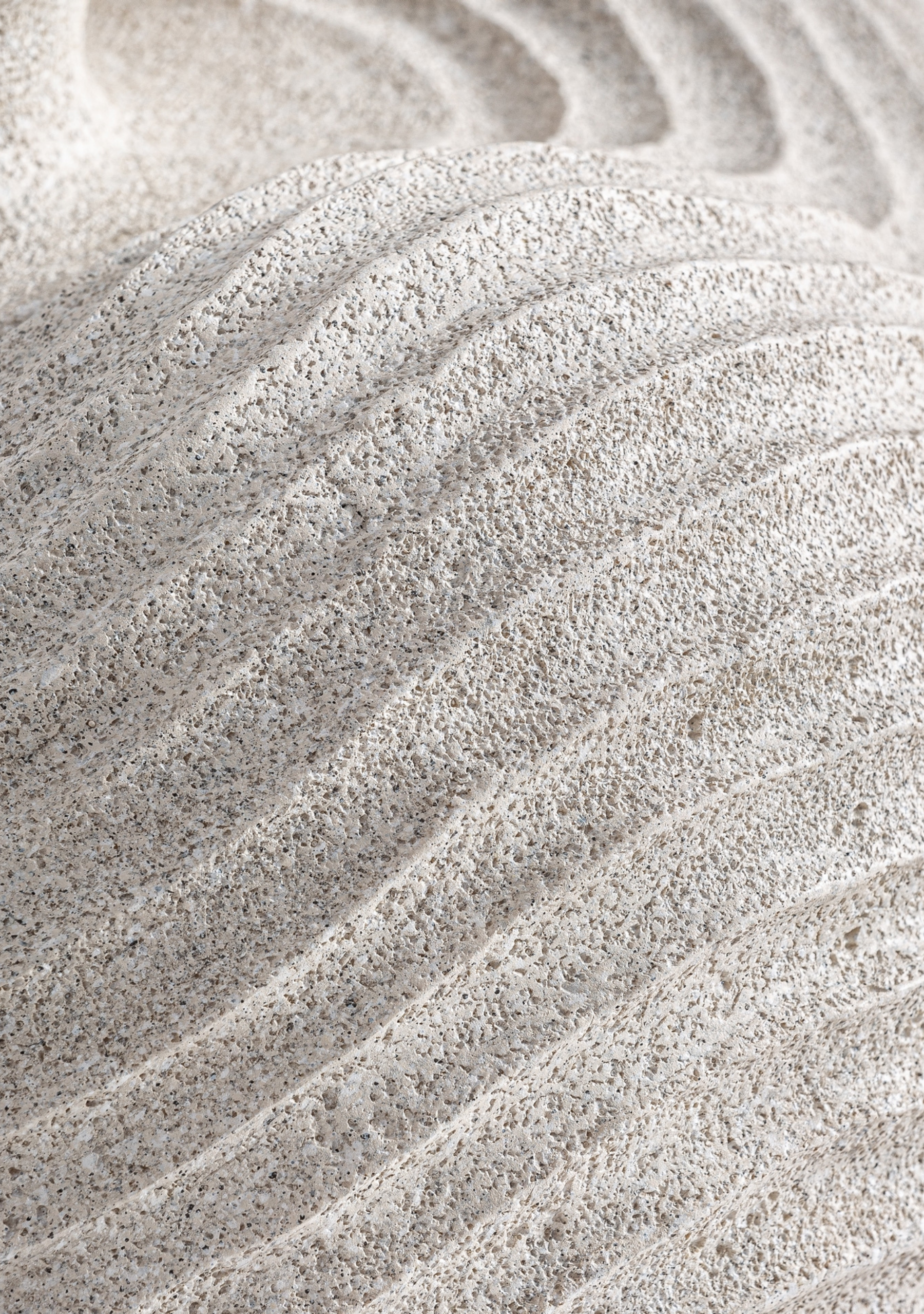 Greth Sculptural Vase – White - Elara Maison