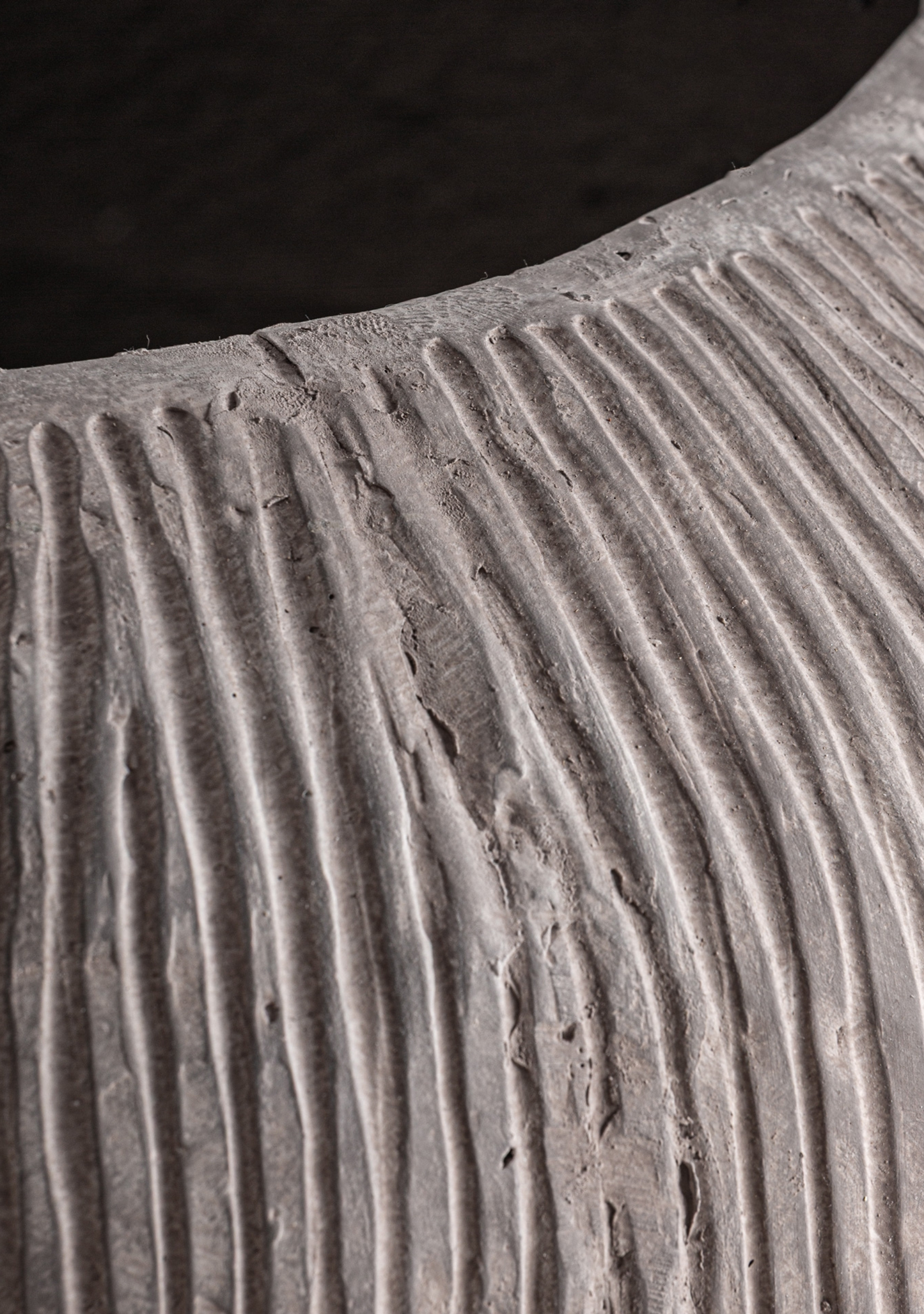 Soan Sculptural Vase – Taupe - Elara Maison