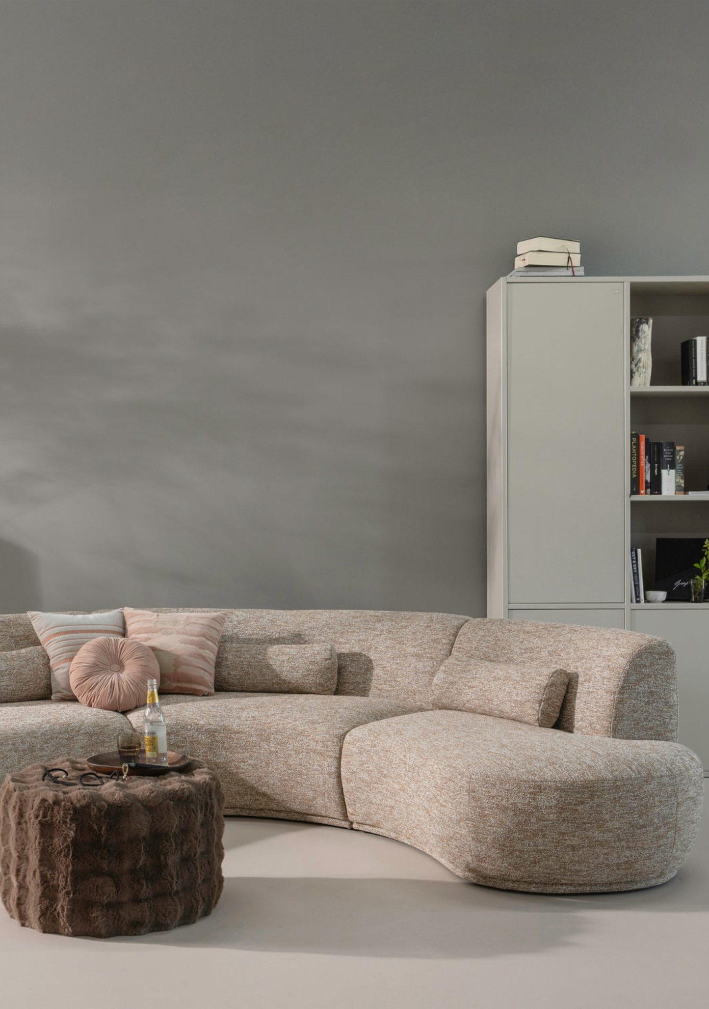 Batavier Sofa, 6-Sitzer – Sandmeliert