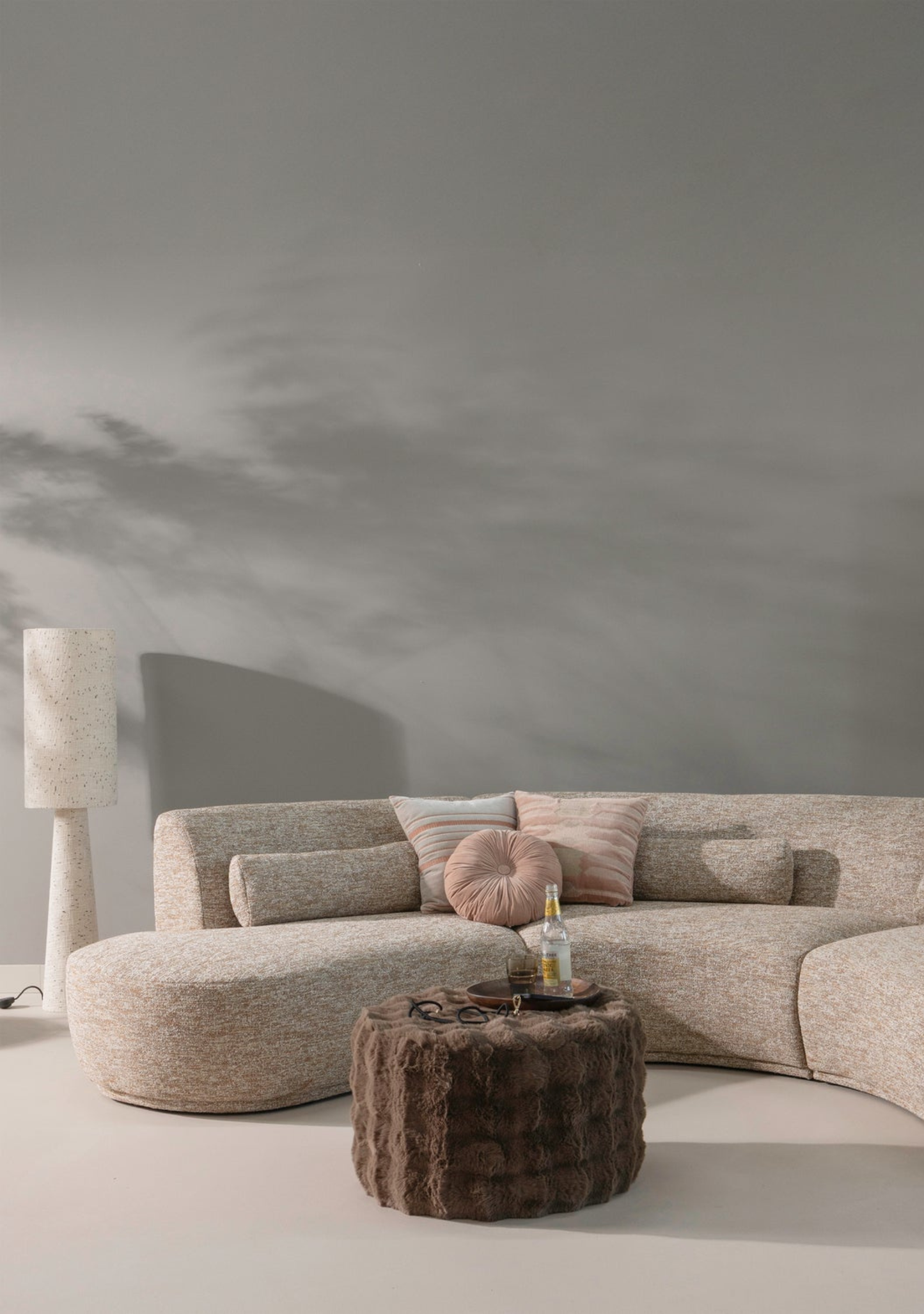 Batavier Sofa, 6-Sitzer – Sandmeliert