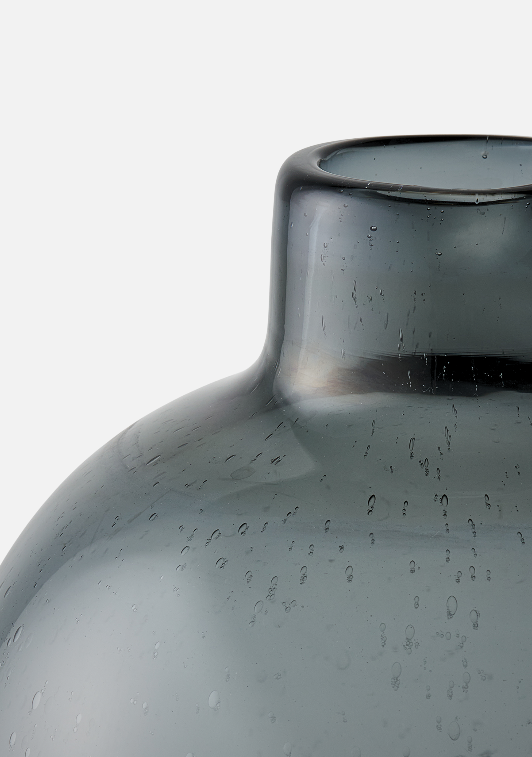 Smoked Glass Vase – Black - Elara Maison