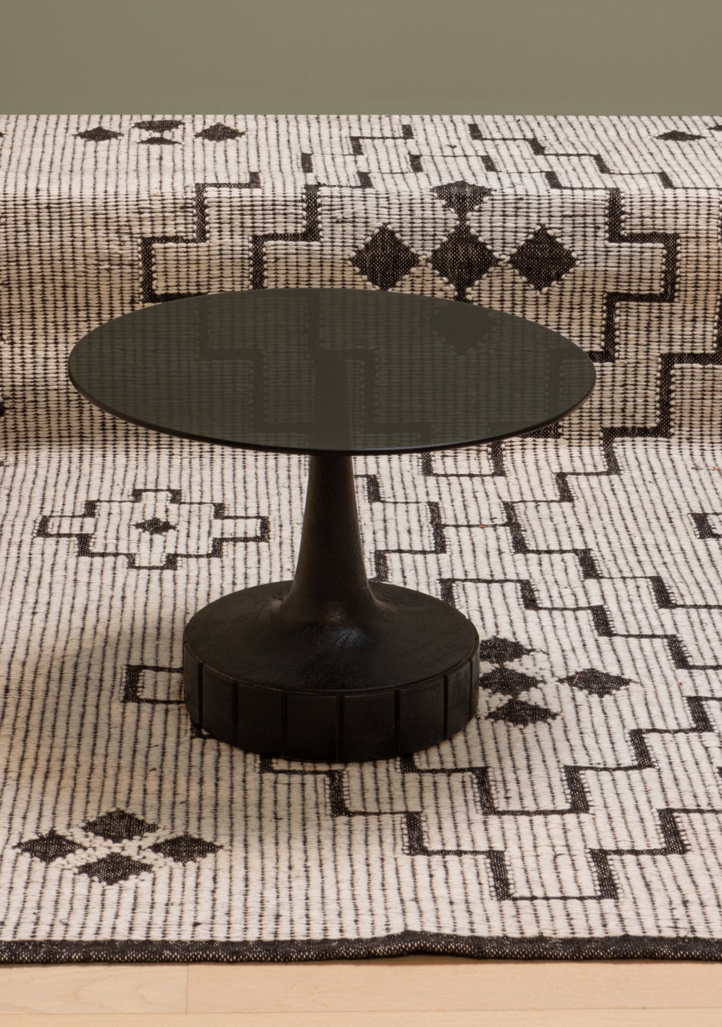 Soya Side Table – Mango Wood & Glass, Black - Elara Maison