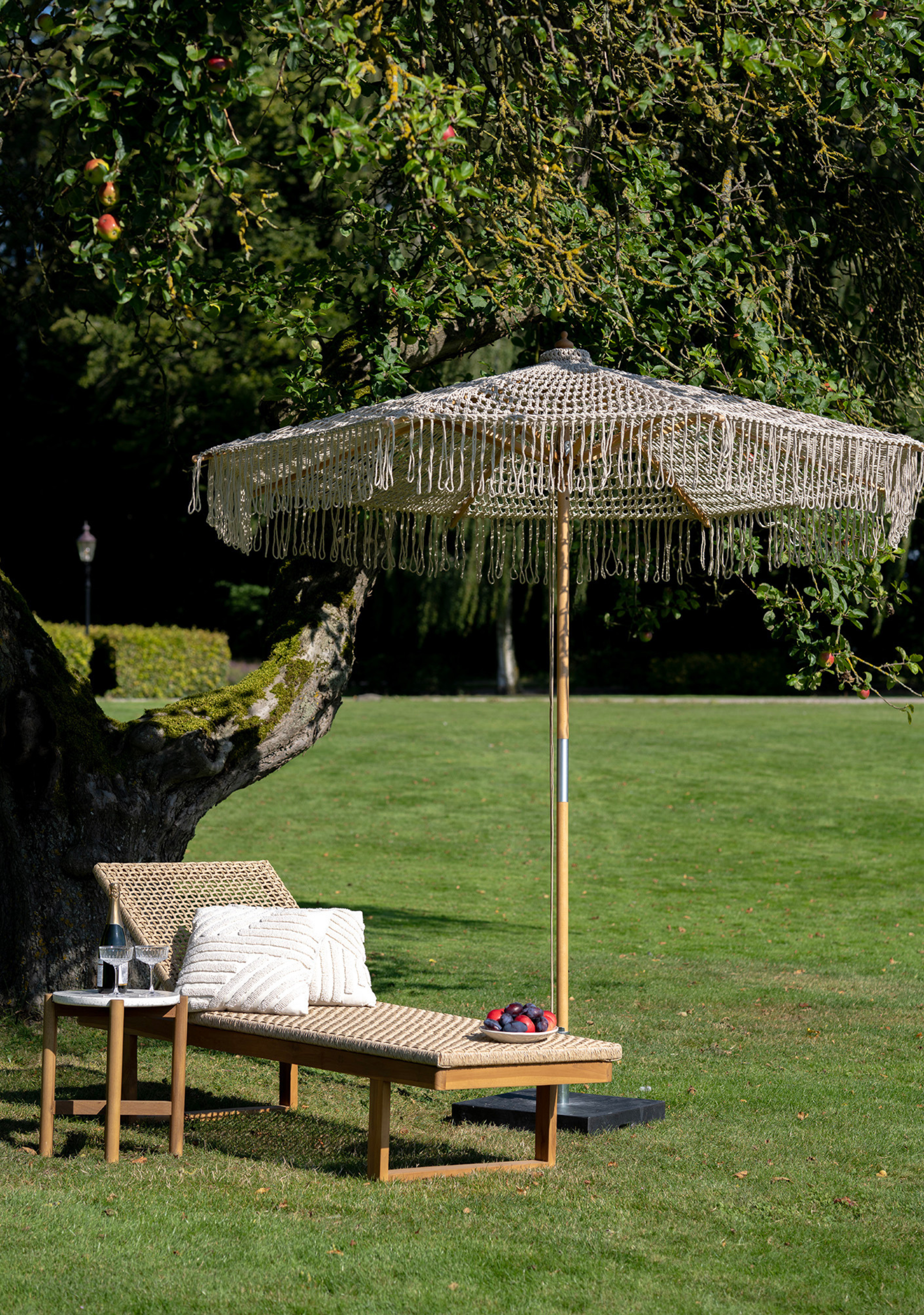 Derby Sun Lounger – Teak & Natural Rattan - Elara Maison