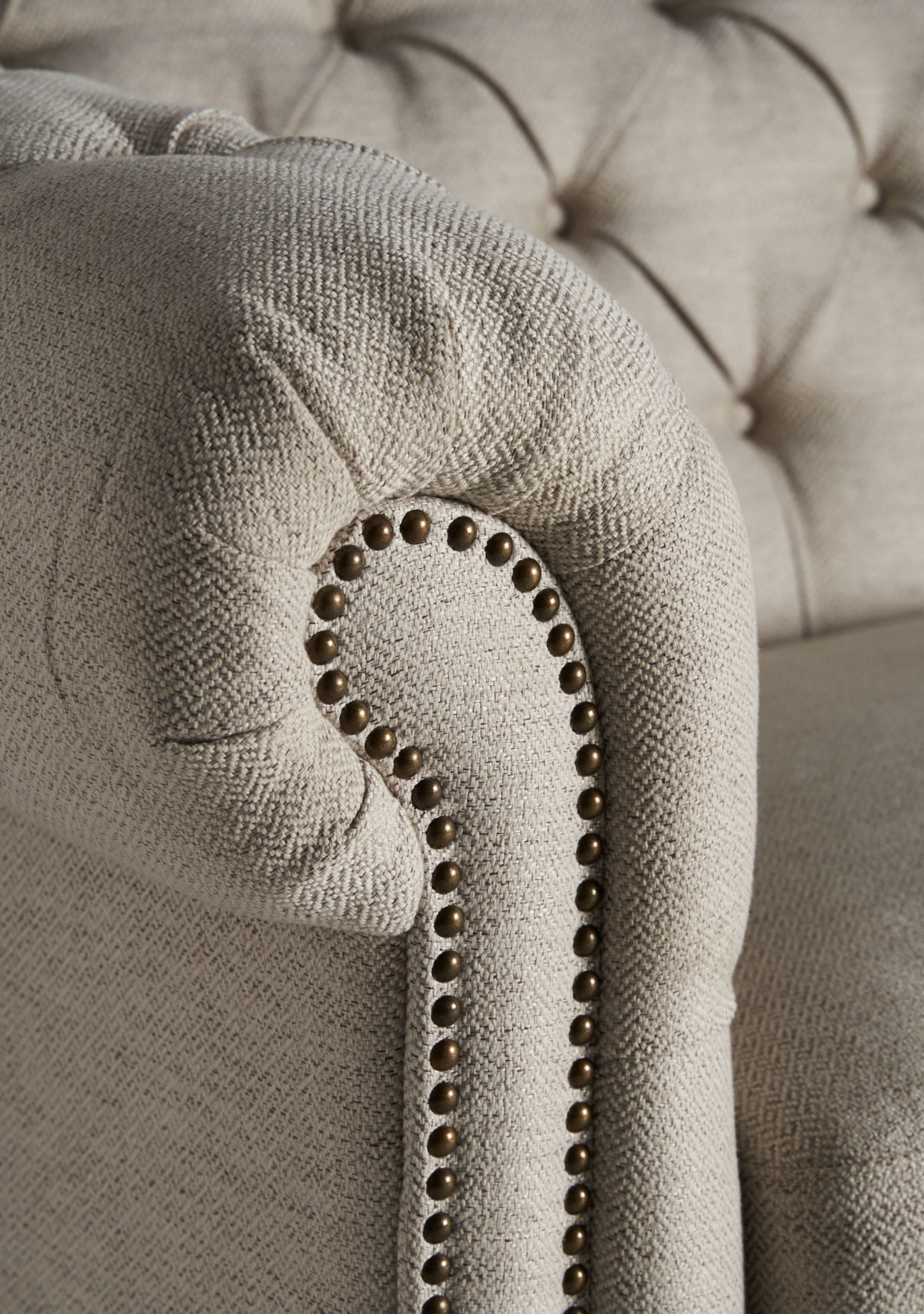 Blamont Classic Tufted Sofa – Grey Linen - Elara Maison