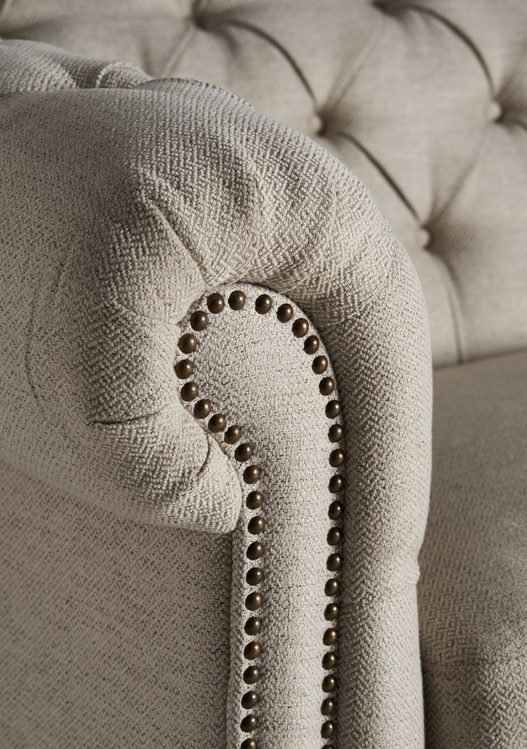 Blamont Classic Tufted Sofa – Grey Linen - Elara Maison