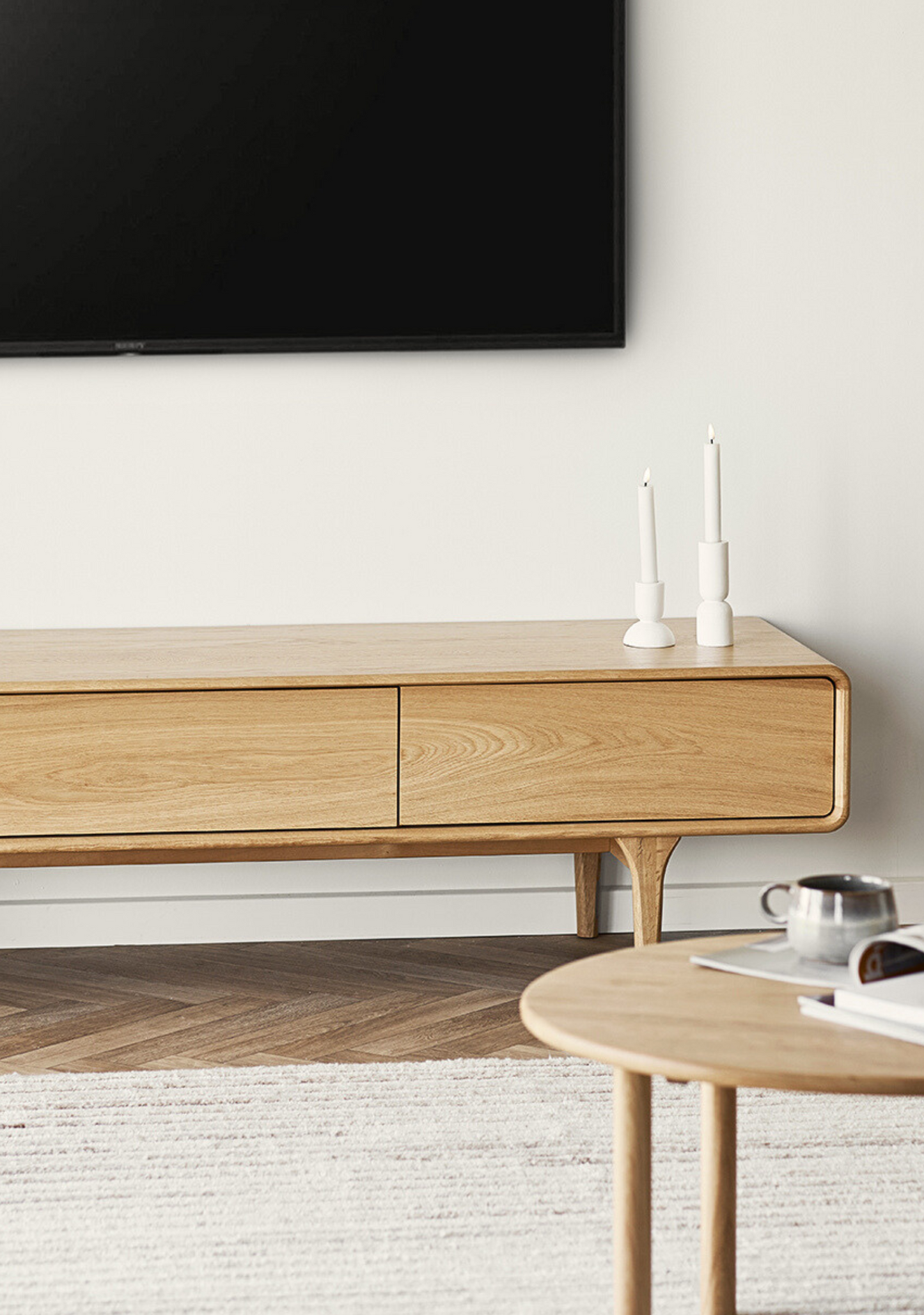 Darwin TV-bench - Elara Maison