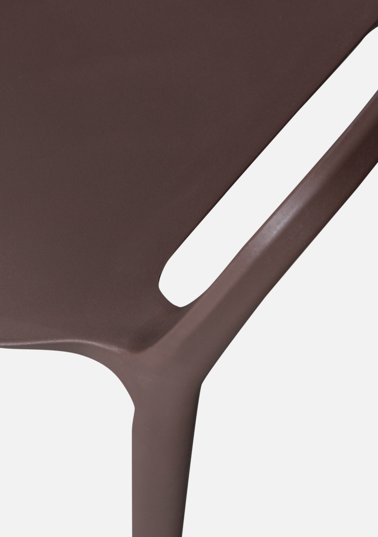 BENT GARDEN CHAIR PLASTIC PURPLE/BROWN - Elara Maison