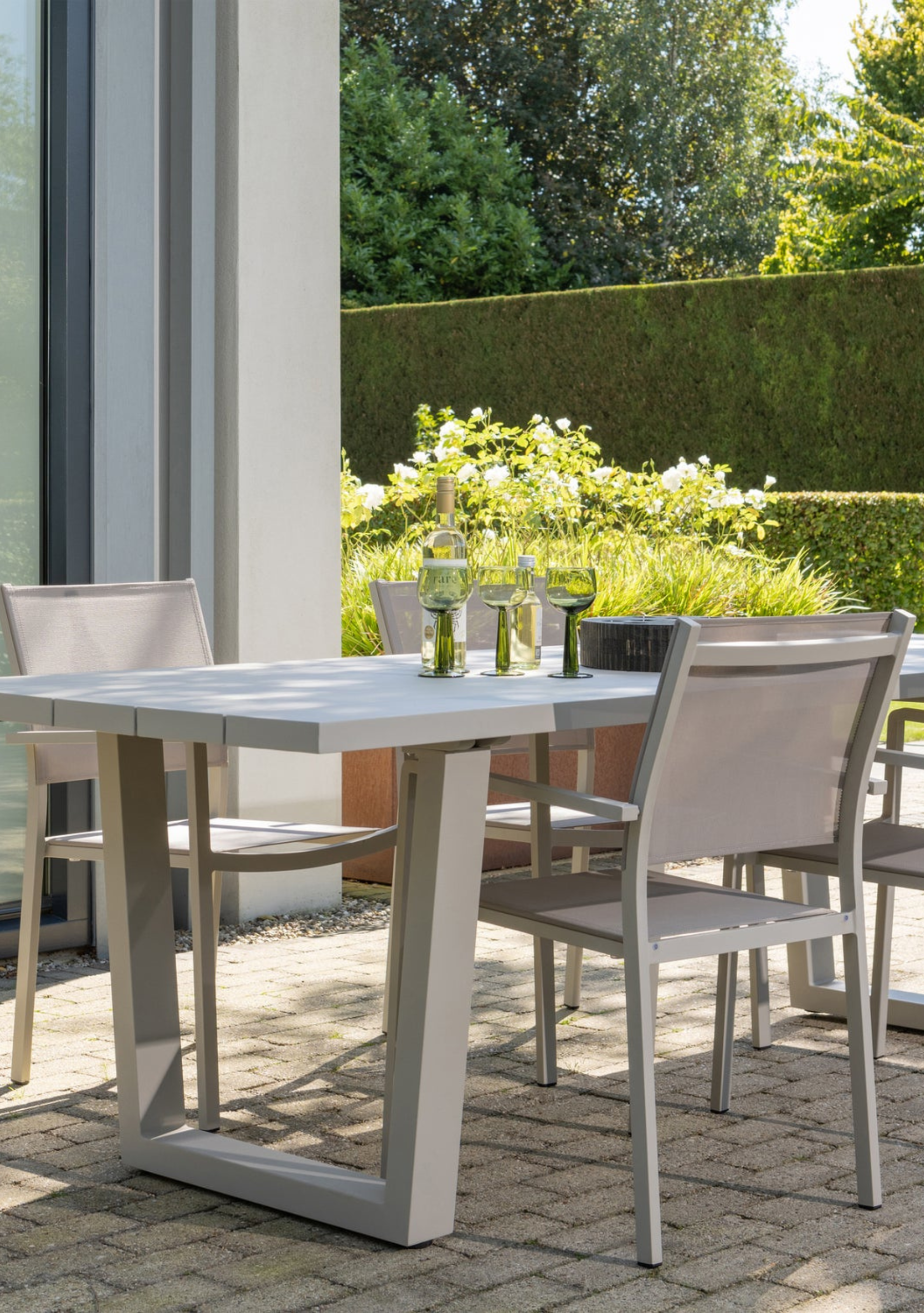 FOWL GARDEN CHAIR ALUMINIUM/TEXTILE SAND - Elara Maison