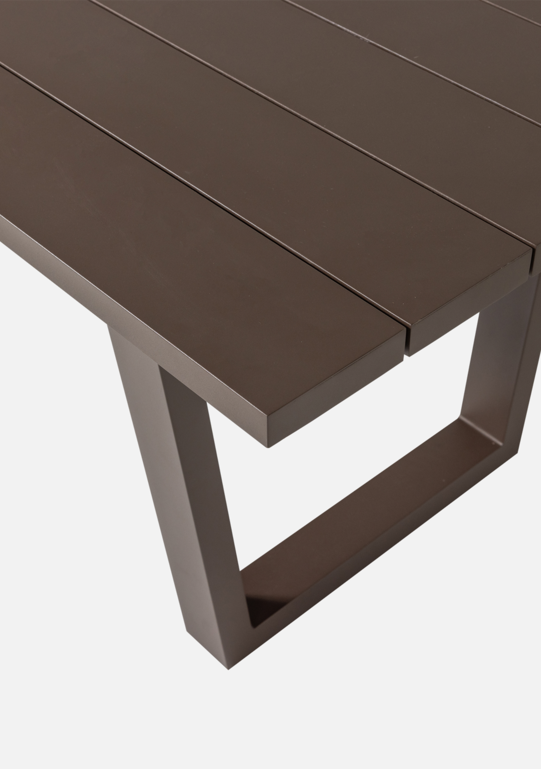 BEAR GARDEN TABLE ALUMINIUM BROWN - Elara Maison