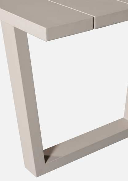 BEAR GARDEN TABLE ALUMINIUM SAND - Elara Maison