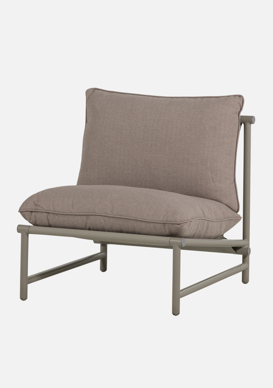 Elvo Outdoor Lounge Chair – Sand Aluminium