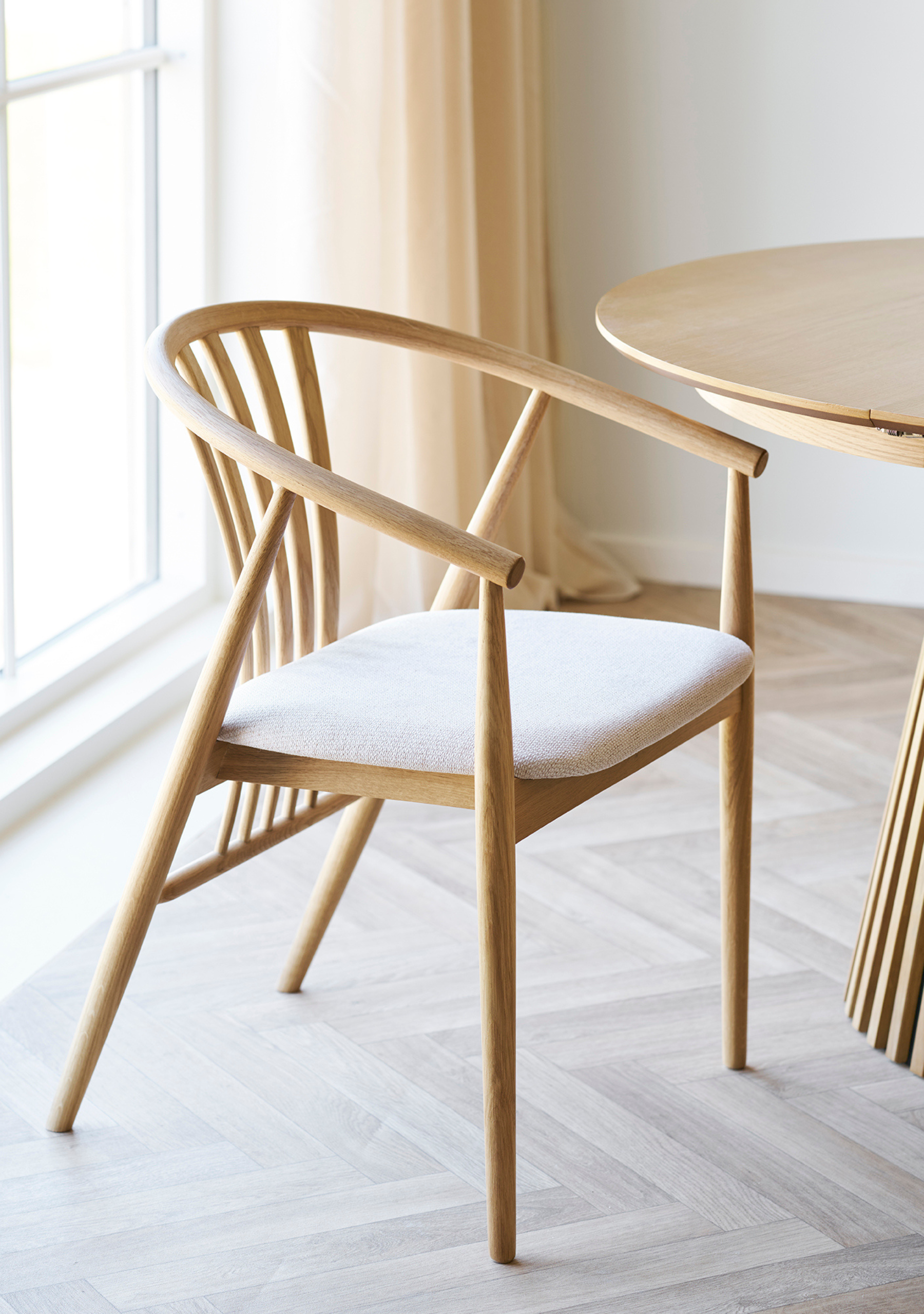 Agustin Dining Chair – FSC® Oak Wood & Soft Fabric - Elara Maison