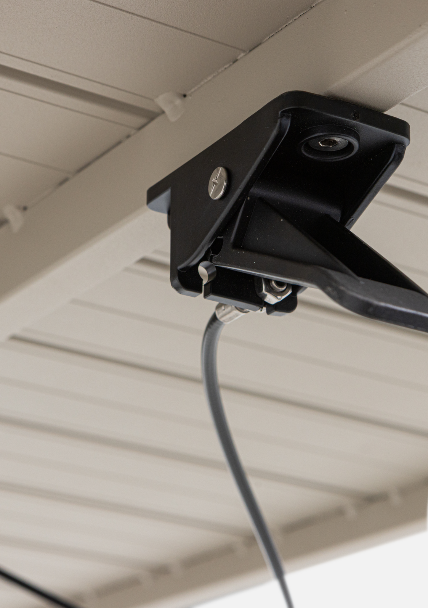 TESSO HEIGHT ADJUSTABLE GARDEN TABLE GARDEN ALUMINUM SAND - Elara Maison