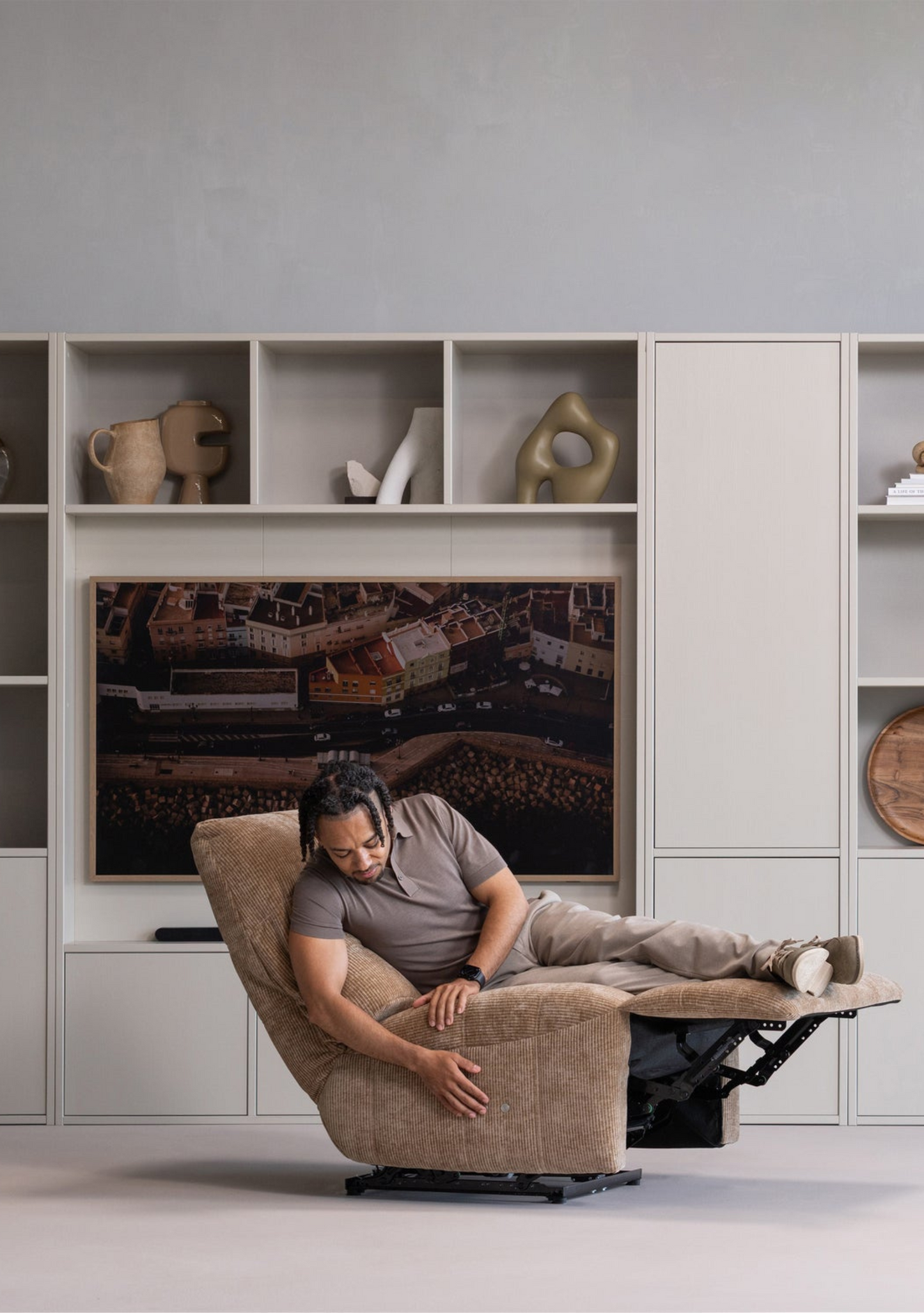 Hein Electric Recliner – Light Brown Woven Rib